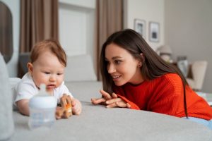 Pentingnya Stimulasi Berbicara Pada Bayi Untuk Mencegah Speech Delay